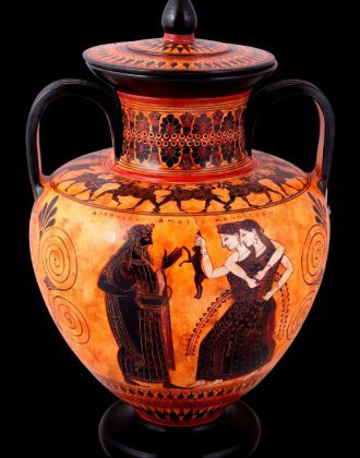 CLASSICAL BLACK FIGURED AMPHORA DECORATED WITH DIONYSUS MAENADS