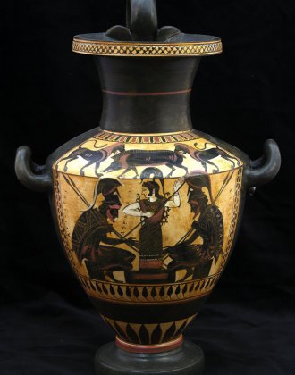 BLACK FIGURED HYDRIA WITH ACHILLEAS AND AJAX PLAYING ZATRIKION AND THE GODESS ATHENA WATCHING