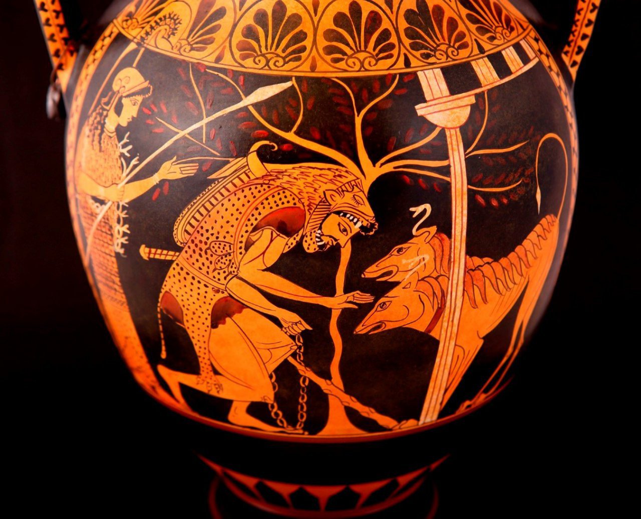 CLASSICAL RED FIGURED AMPHORA WITH HERCULES AND CERBERUS