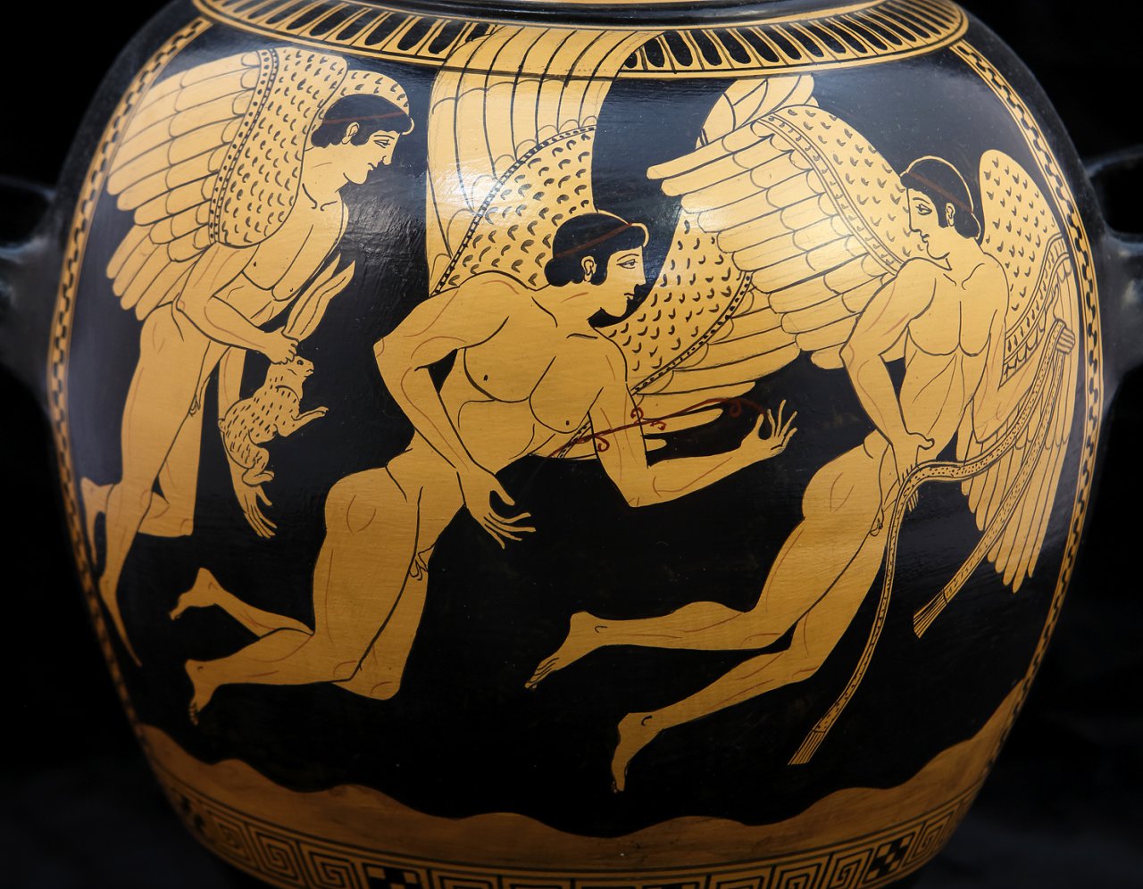 CLASSICAL REDFIGURED STAMNOS WITH ODYSSEAS AND THE SERENES